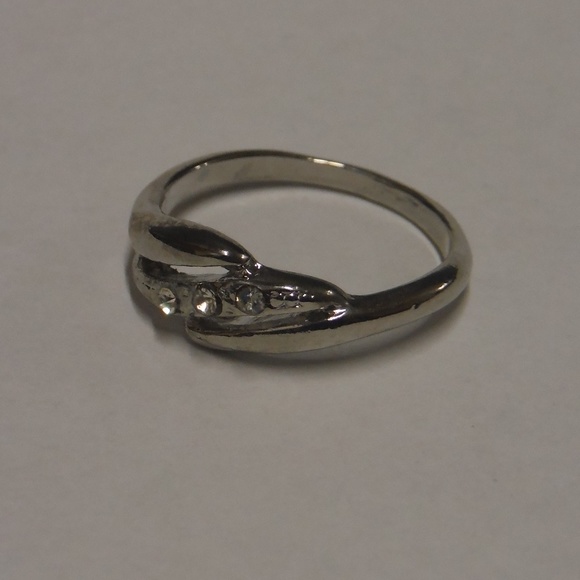 Cubic Zirconia 3 Stone Ring - Picture 3 of 4